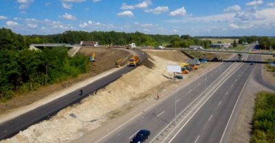 Jest pozwolenie na rozbudowę A2; zakończenie prac planowane na drugą połowę 2028 r.